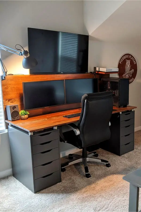 Home Office Ideas on a Budget - Small Home Office Ideas in Apartment Bedroom Corner for a combo office (works for small attic home office too)