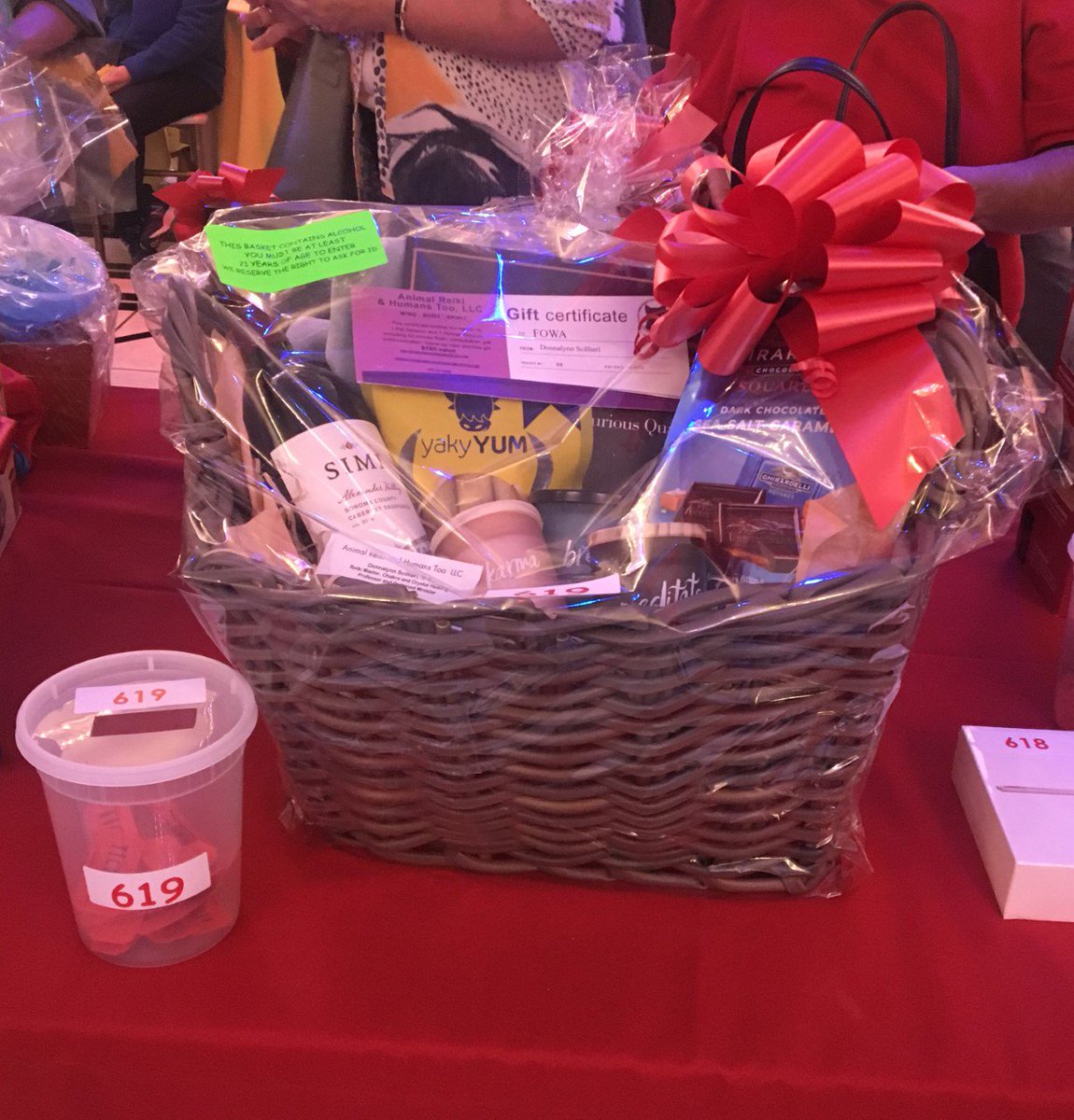 tricky tray ideas and auction raffle basket ideas for class reunion