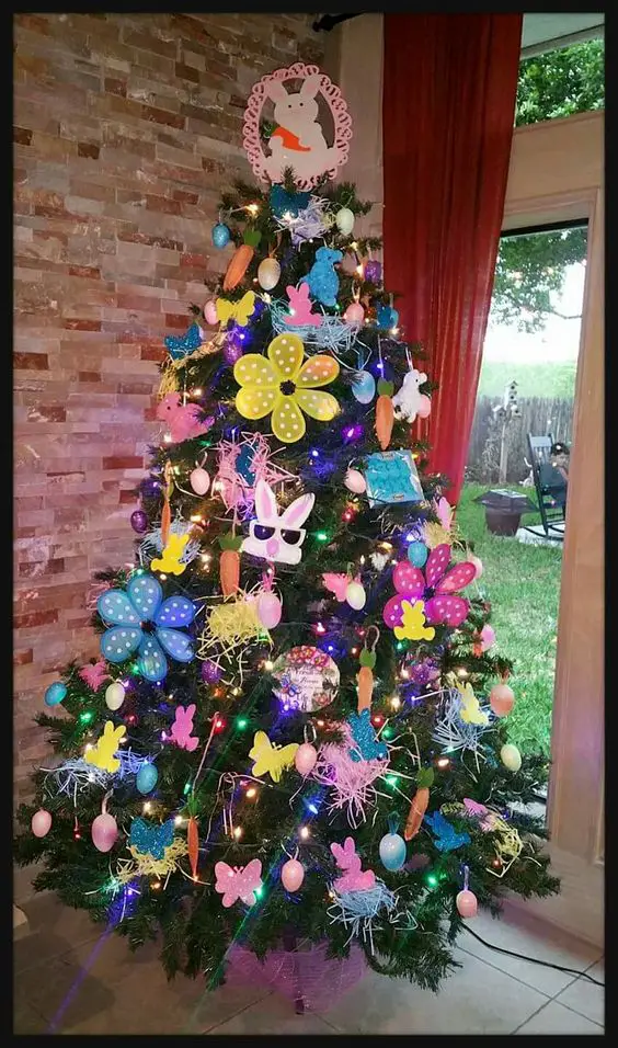 holiday tree ideas - Easter Christmas tree