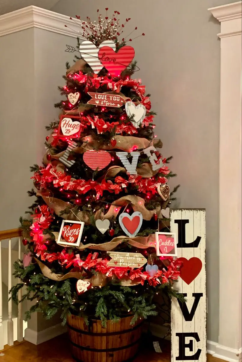 valentine's day christmas tree decorating ideas for a year round holiday tree