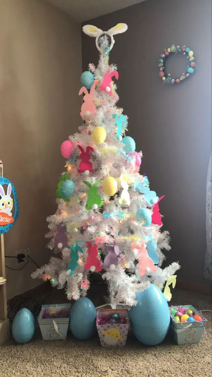 Easter Holiday tree - unique ways to decorate an artificial Christmas tree for OTHER holidays